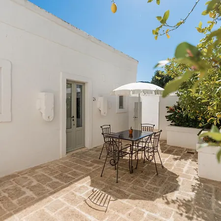 Masseria Le Carrube *