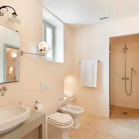 Masseria Le Carrube *