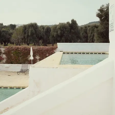 Masseria Le Carrube *