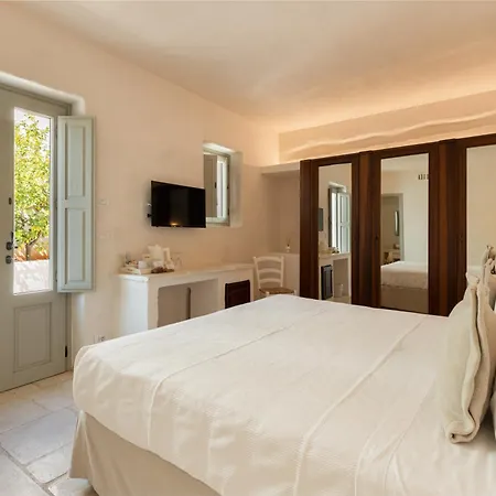 Masseria Le Carrube *