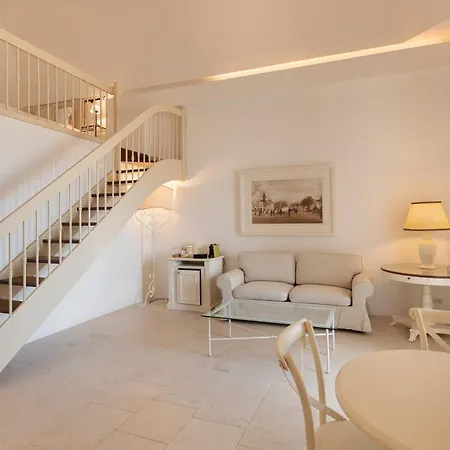Masseria Le Carrube Фермерский дом *