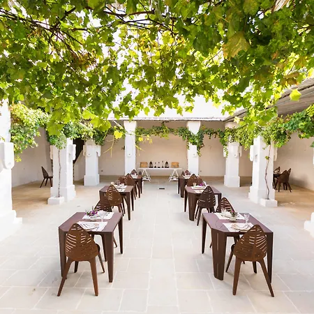 Masseria Le Carrube *