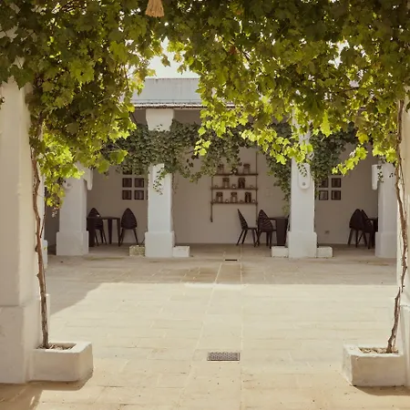 Masseria Le Carrube Остуни