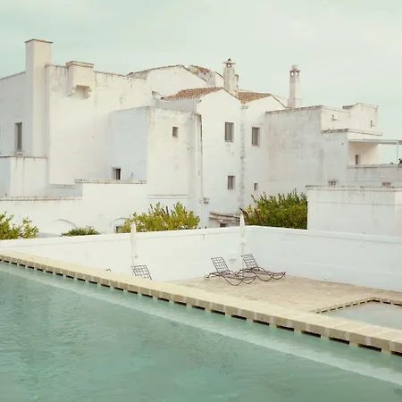 Masseria Le Carrube *