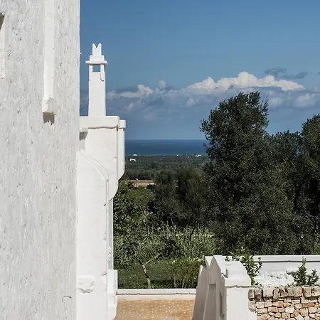 ファームステイ Masseria Le Carrube オストゥーニ